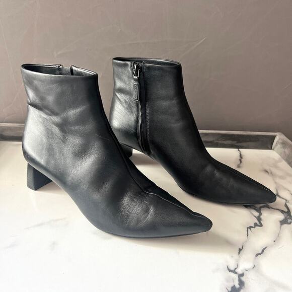 Vince Black Leather Pointed Toe Fane Booties Size 9 - Picture 3 of 11